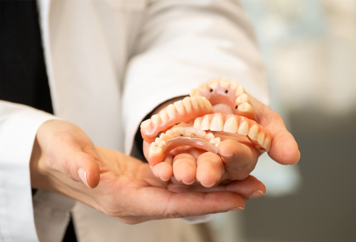  ¿Qué son los implantes dentales?