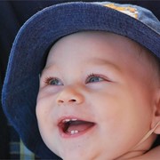 ¿Cuándo y cómo salen los primeros dientes de los bebés?