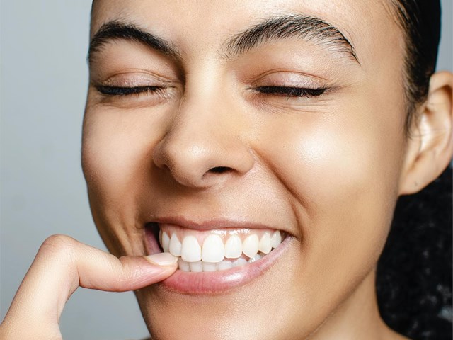¡Carillas dentales sin desgaste! Una sonrisa perfecta con Titanium Clínica Dental & Estética