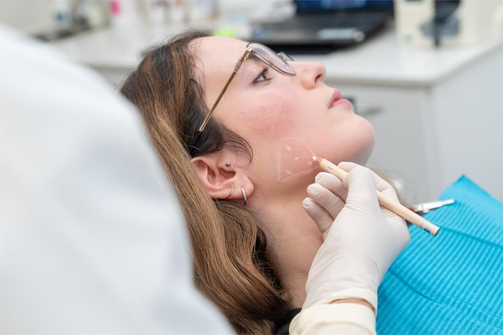 ¿Cuánto hueso se necesita realmente para un implante dental?