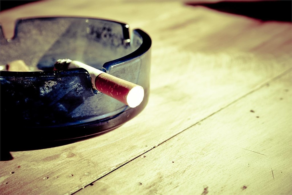 El Tabaco y los Implantes Dentales 