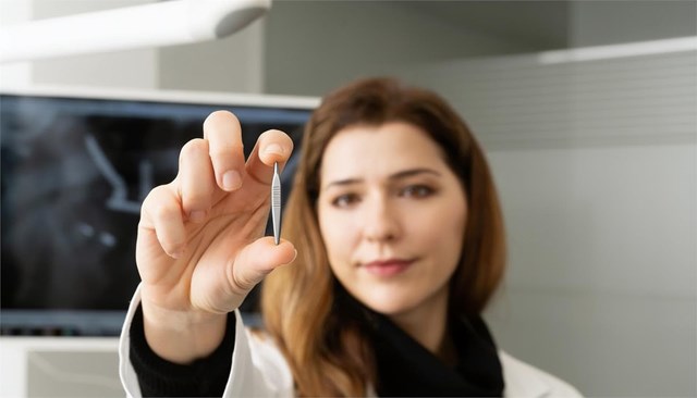 Implantes dentales de carga inmediata en Vigo - Imagen 3