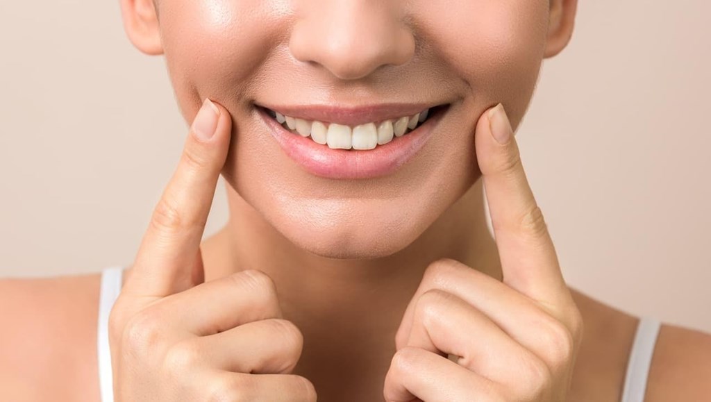 Mejora tu sonrisa con nuestros tratamientos estéticos